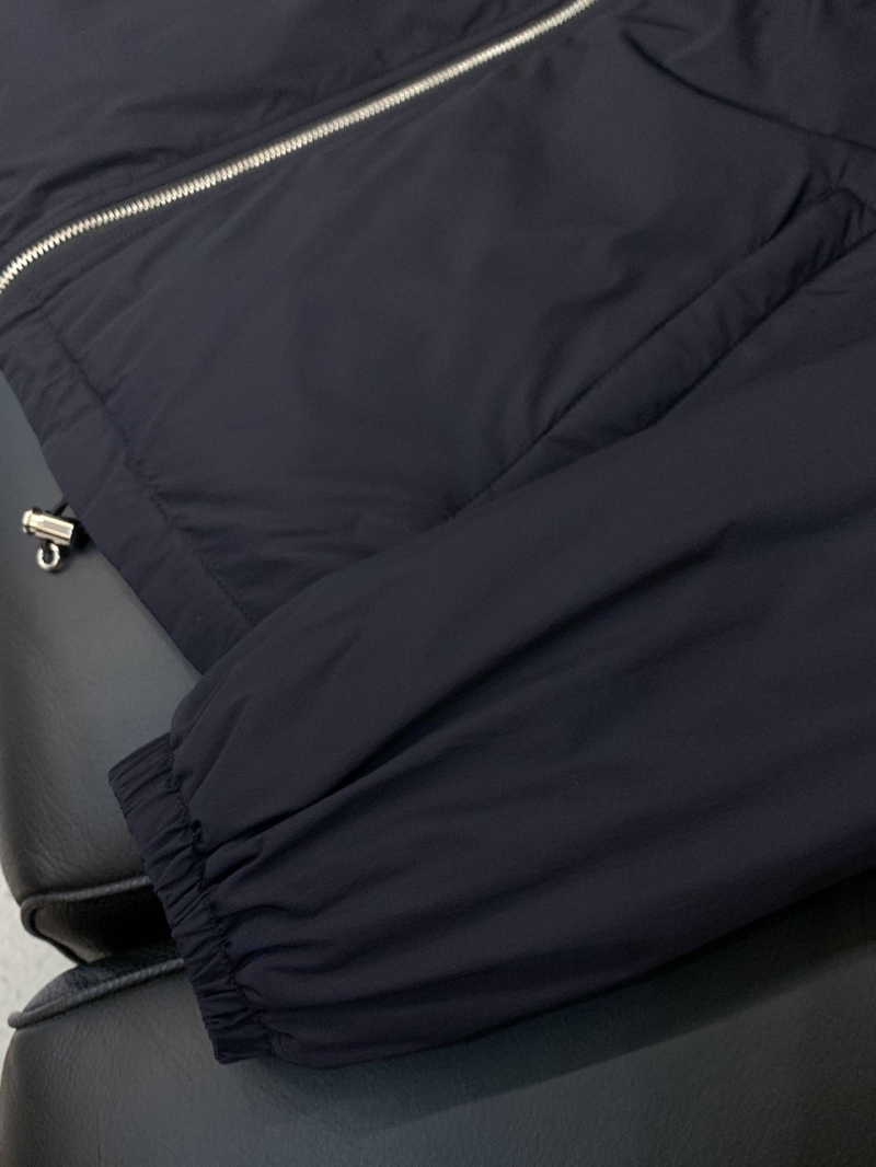 Pra*a outwear